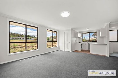 Property photo of 2/18 Northey Drive Armidale NSW 2350