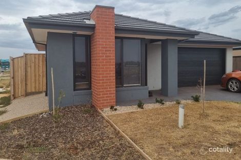 38 Plymouth Dr, Rockbank, VIC 3335