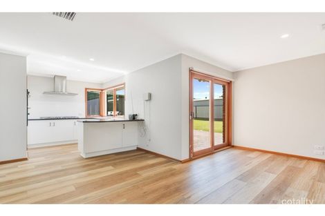 Property photo of 12 Hungerford Drive Brookfield VIC 3338