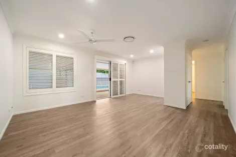 Property photo of 14 Barrier Place Forest Lake QLD 4078