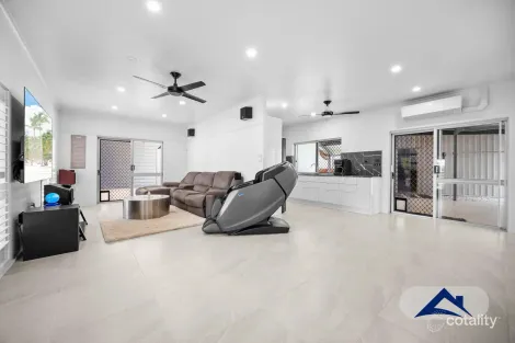Property photo of 15 Garland Close Kanimbla QLD 4870