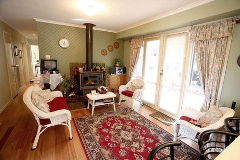 Property photo of 16 Lakeside Drive Emerald VIC 3782