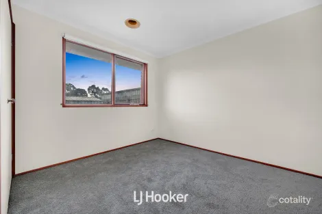 Property photo of 43 Balmoral Way Pakenham VIC 3810