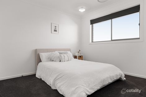 Property photo of 21 Nightshade Close Denham Court NSW 2565