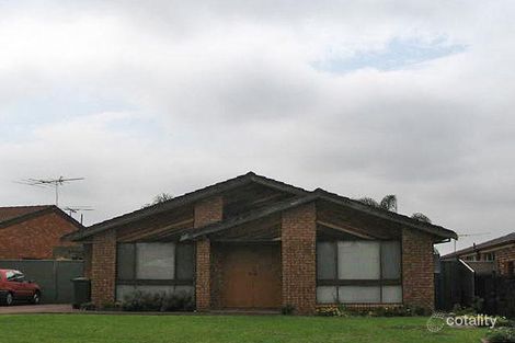 5 Tuncurry St, Bossley Park, NSW 2176