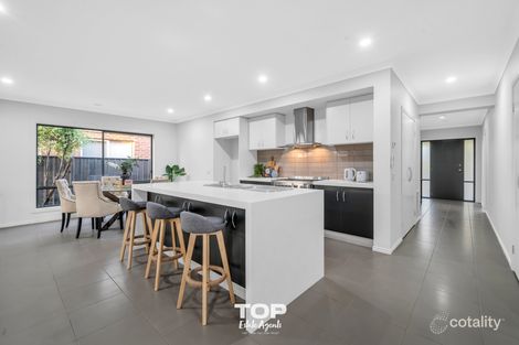 Property photo of 32 Sagan Drive Cranbourne North VIC 3977