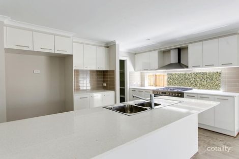 Property photo of 23 Timbarra Drive Werribee VIC 3030