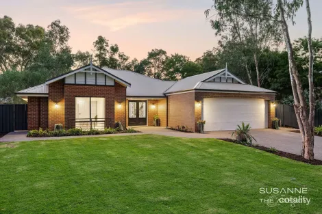 30 Wheelwright Rd, Lesmurdie, WA 6076