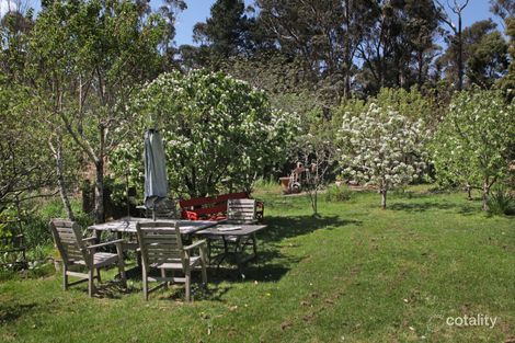 Property photo of 6 Royston Road Woodend VIC 3442