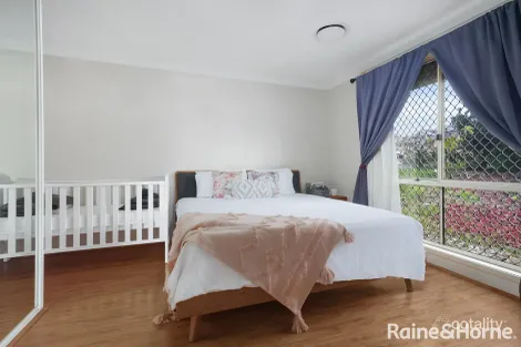 Property photo of 5 Freeman Circuit Ingleburn NSW 2565