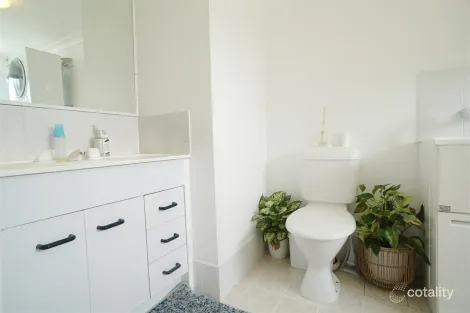 Property photo of 44/51 Leopard Street Kangaroo Point QLD 4169