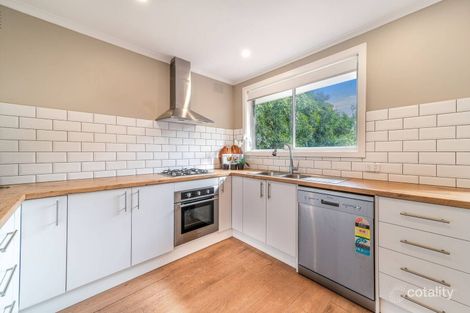 Property photo of 2 Iona Court Frankston VIC 3199