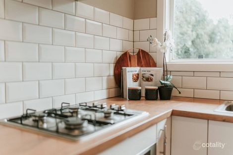 Property photo of 2 Iona Court Frankston VIC 3199