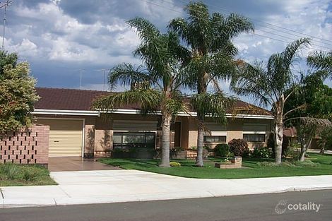 1 Willis Rd, Beaconsfield, WA 6162