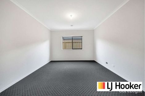 Property photo of 5 Firecrest Way Cranbourne South VIC 3977