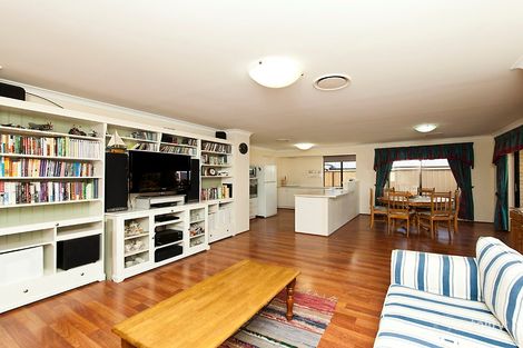 Property photo of 11 Cairo Way Wanneroo WA 6065
