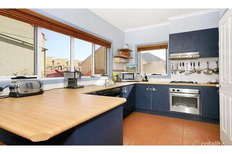 Property photo of 18 Lascelles Square Kensington VIC 3031