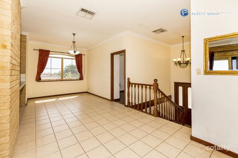Property photo of 8 Volunteer Place Ocean Reef WA 6027