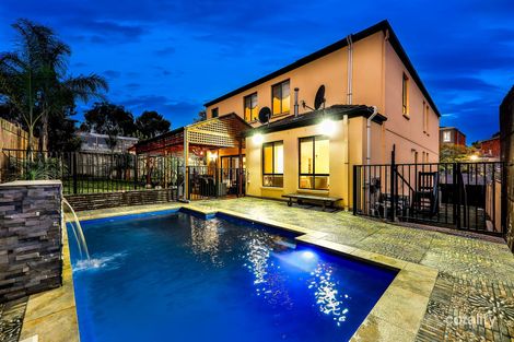 Property photo of 33 Stillwell Crescent Roxburgh Park VIC 3064