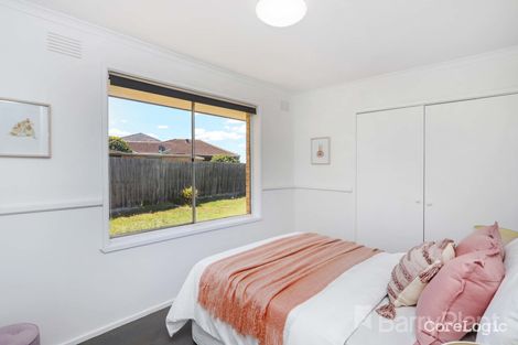 Property photo of 3 Milton Place Gladstone Park VIC 3043