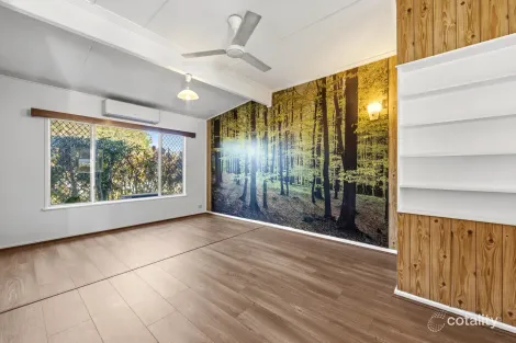 Property photo of 1 Allden Avenue Labrador QLD 4215