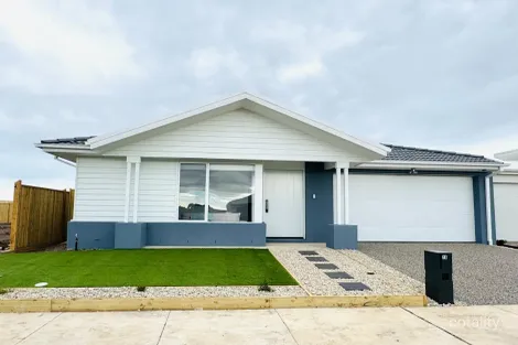 15 Penstone Cres, Lara, VIC 3212