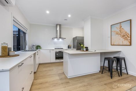 Property photo of 12 Bardoel Court Dingley Village VIC 3172