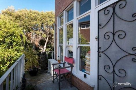 13/9 Dickens St, Elwood, VIC 3184