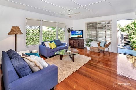 29 Third Ave, Palm Beach, QLD 4221
