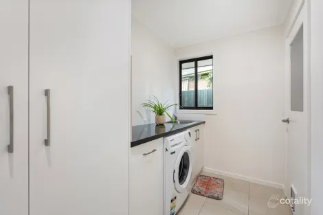 Property photo of 7 Mayfair Drive West Wodonga VIC 3690