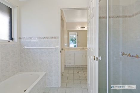 Property photo of 11 Honeymyrtle Drive Banora Point NSW 2486