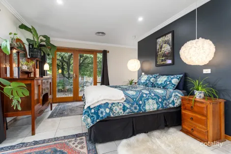 Property photo of 7 Mayfair Drive West Wodonga VIC 3690