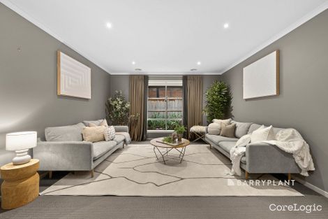 Property photo of 34 Grandvue Boulevard Pakenham VIC 3810