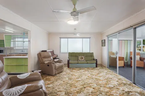 Property photo of 1 Kerr Street Park Avenue QLD 4701