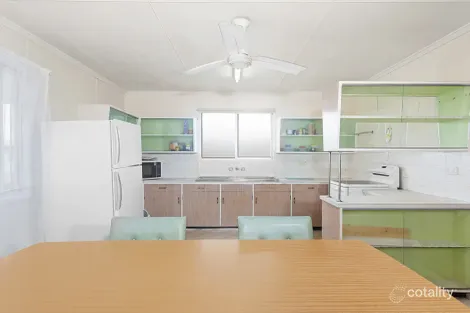 Property photo of 1 Kerr Street Park Avenue QLD 4701