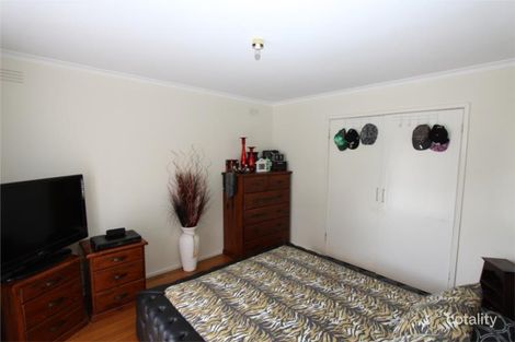 Property photo of 52 Strathmore Crescent Hoppers Crossing VIC 3029