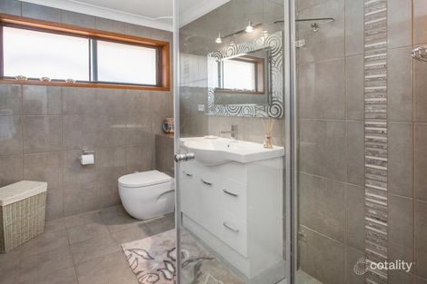 Property photo of 54 Oxley Avenue Kiama Downs NSW 2533