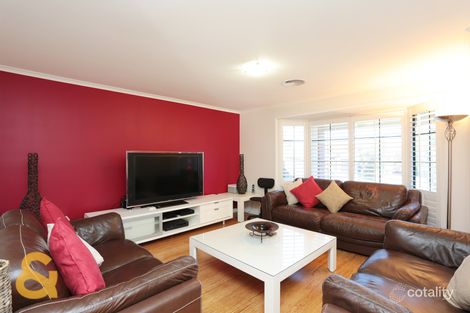 Property photo of 5 Parkinson Way Roxburgh Park VIC 3064