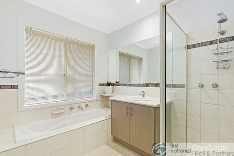 Property photo of 5 Monarch Road Berwick VIC 3806