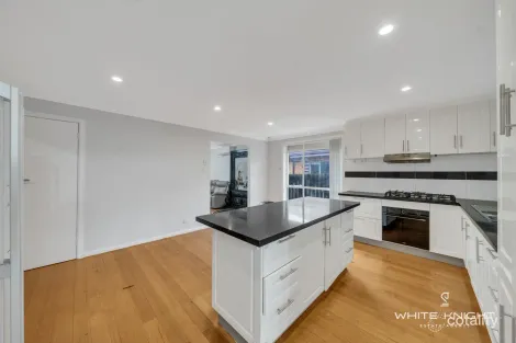 Property photo of 27 Mulhall Drive St Albans VIC 3021