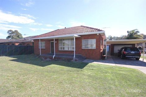 Property photo of 1 Wernicke Close Prairiewood NSW 2176