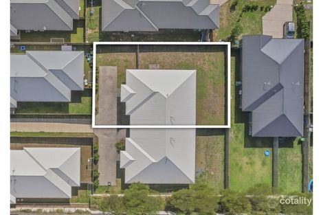 1/211 WORKSHOPS ST, BRASSALL, QLD 4305