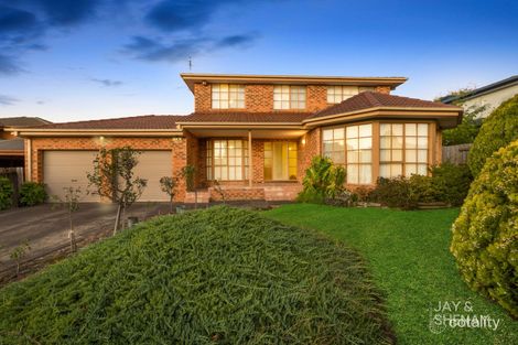 15 Huxley Cres, Endeavour Hills, VIC 3802