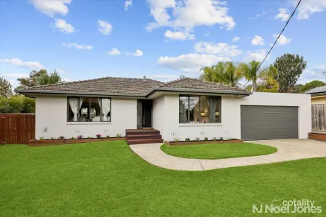 4 Broughton Ave, Croydon, VIC 3136