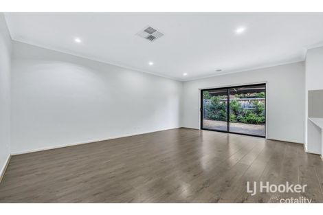 Property photo of 12 Milliners Avenue Keysborough VIC 3173