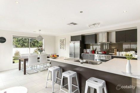 Property photo of 21 Arinya Close Ascot VIC 3551