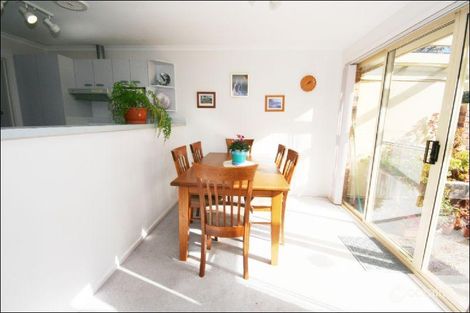 Property photo of 4/27 Elm Way Jerrabomberra NSW 2619