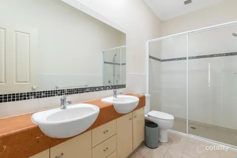 Property photo of 2/40 Riverwood Drive Ashmore QLD 4214