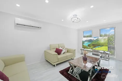 Property photo of 5 Radford Place Oakhurst NSW 2761