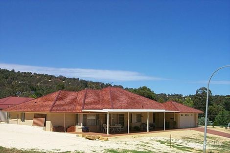 29 Hill St, Kelmscott, WA 6111